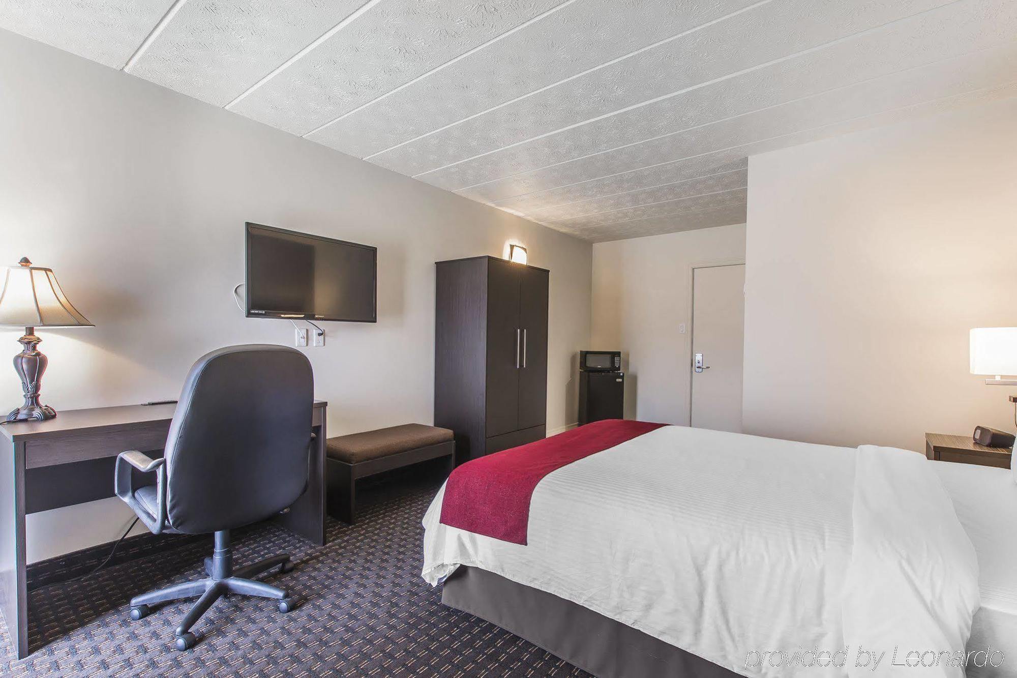 Hotel Le Principal Granby Exteriér fotografie